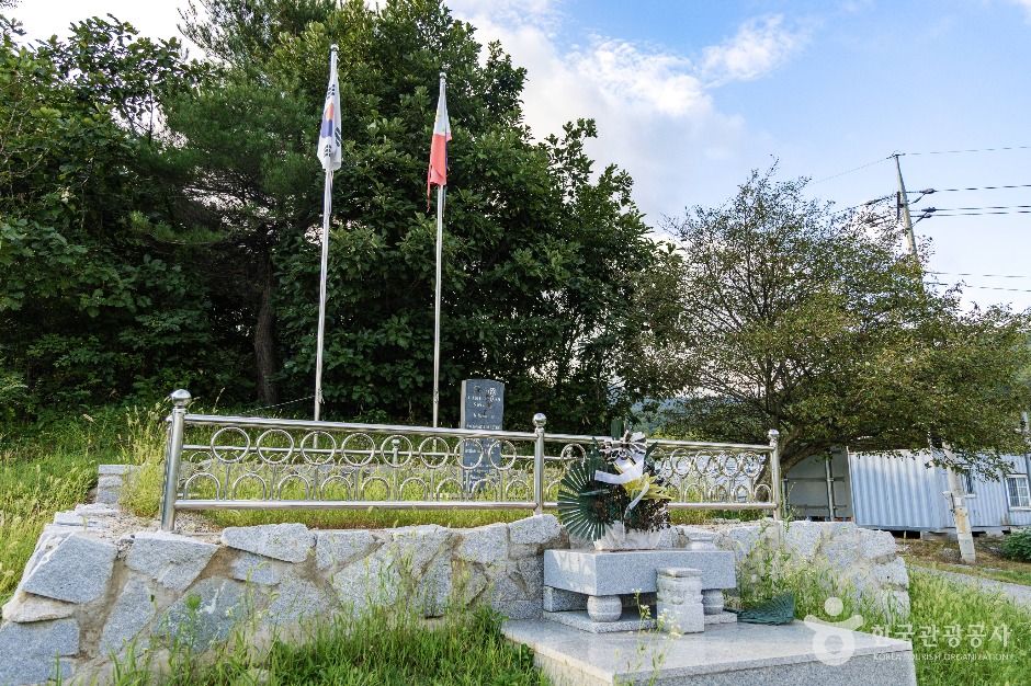 필리핀군 전투전적비