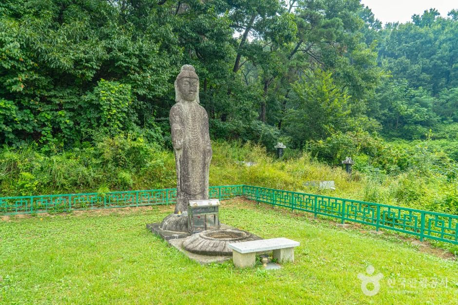 thumbnail-안성죽산리석불입상-4