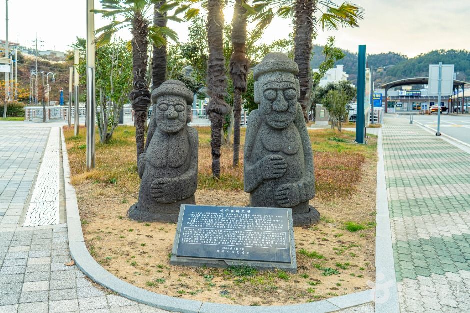 thumbnail-완도항-5