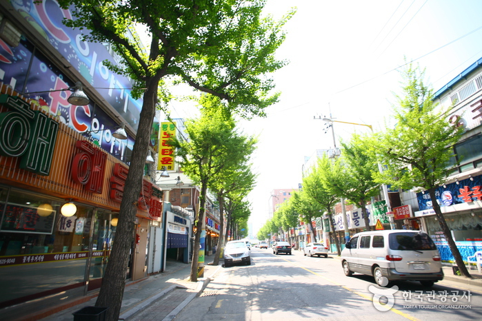 Bupyeong Haemultang (Seafood Stew) Street (부평 해물탕거리)