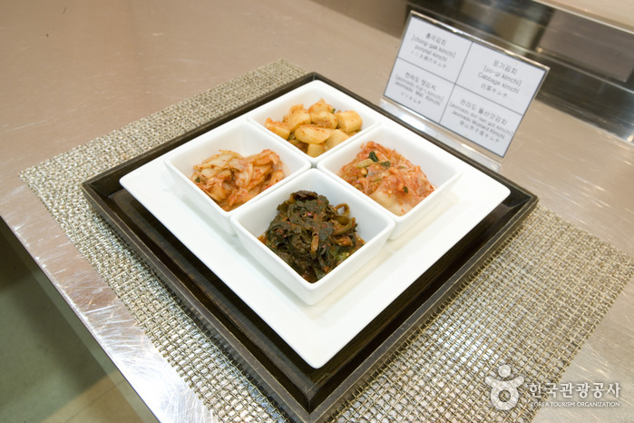 Pulmuone Kimchi Museum - All about Kimchi (풀무원김치박물관)
