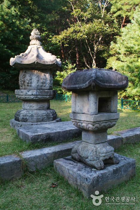Cheongnyongsa Temple Site (청룡사지)
