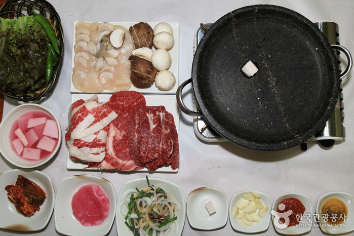 장흥 한우삼합 한상 차림