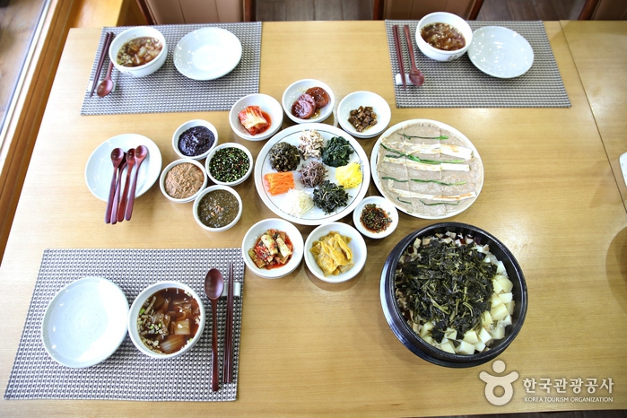 강원나물밥 한 상 차림.