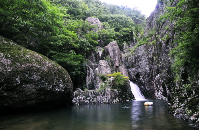 Jikso-Wasserfall (직소폭포)