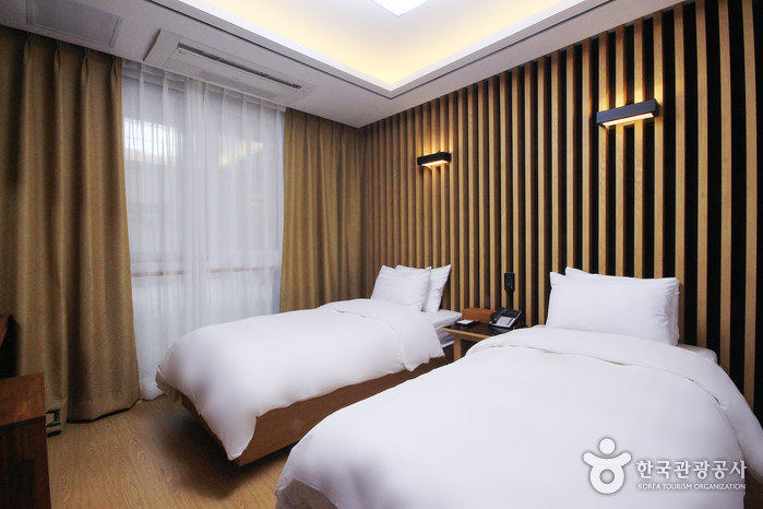 Duzon Hotel [Korea Quality] / 더존호텔 [한국관광 품질인증/Korea Quality]