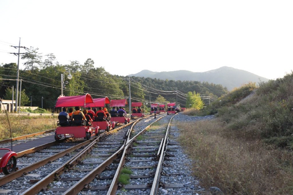Gangchon Rail Park (Gimyujeong Railbike) (강촌레일파크 (김유정레일바이크))