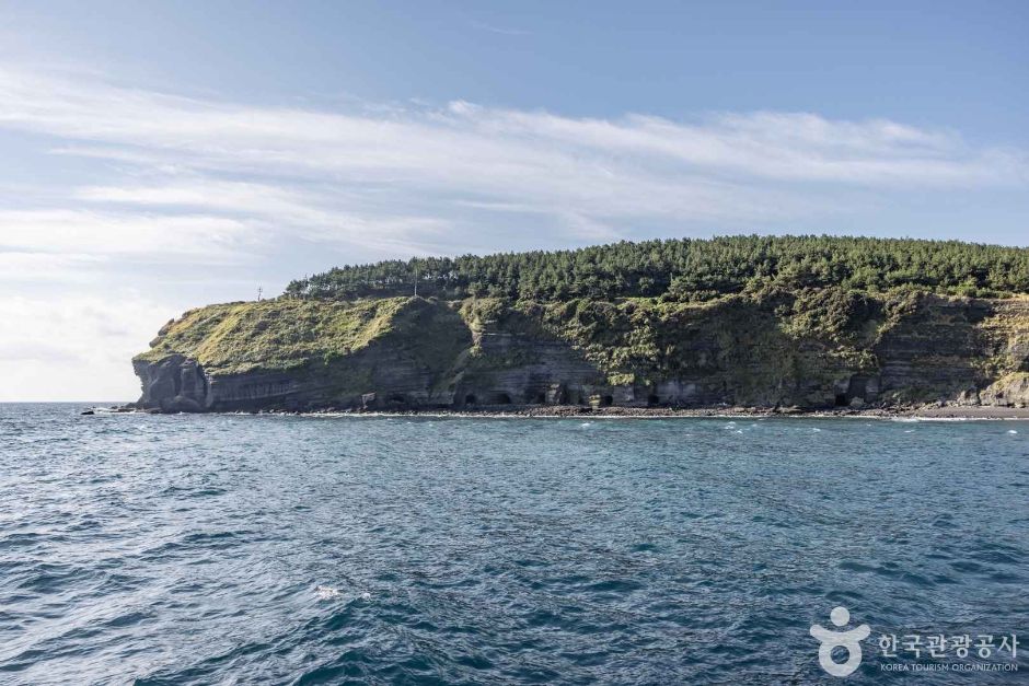 송악산 진지동굴