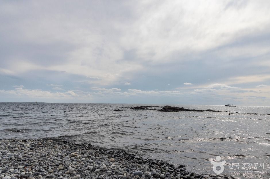 통구미몽돌해변