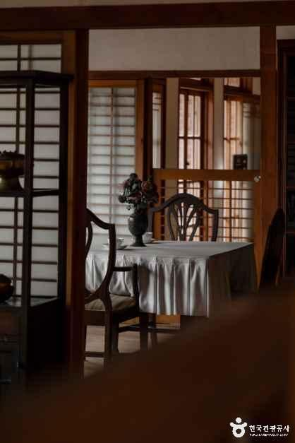 thumbnail-임시수도기념관-5