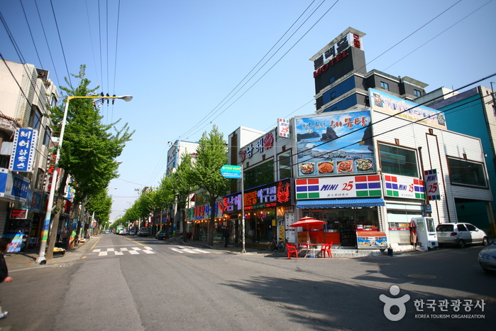 Bupyeong Haemultang (Seafood Stew) Street (부평 해물탕거리)