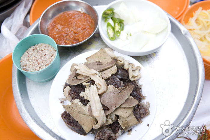 國際市場美食街(국제시장 먹자골목)