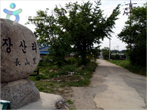  구 속초공항에서 진전사쪽으로 올라가다 보면 띄엄띄엄 막국수집이 있다. 사진은 막국수촌 입구