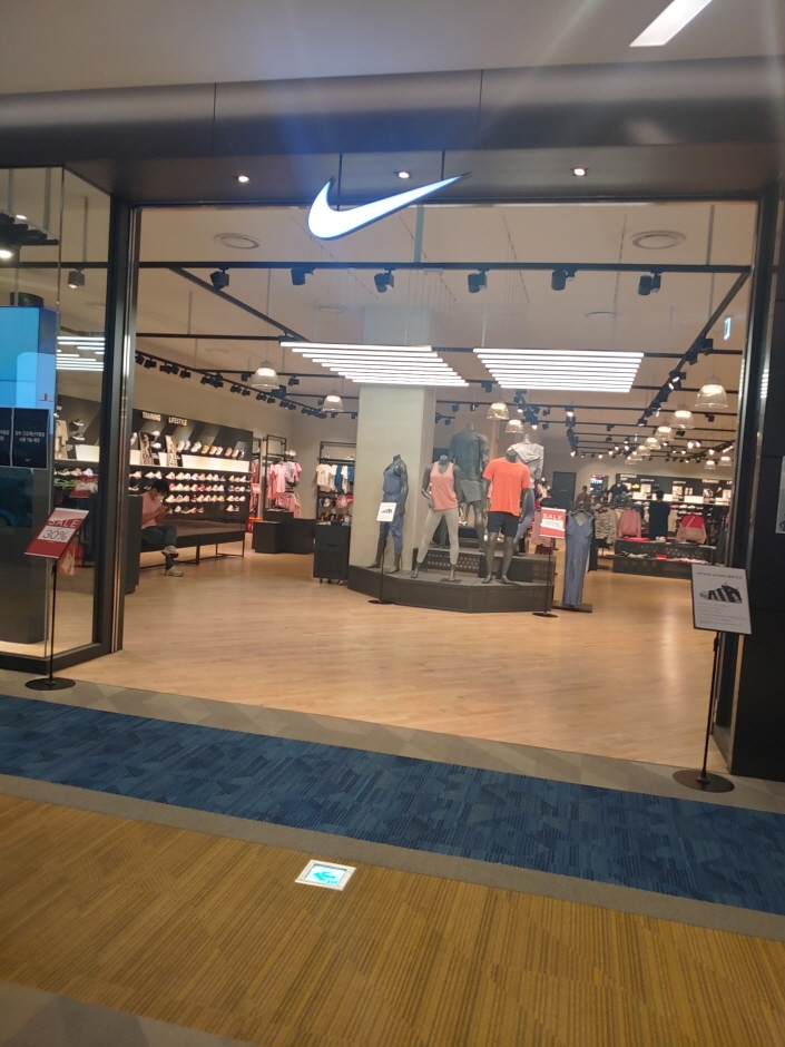 Nike - Lotte Mall Suji Branch [Tax Refund Shop] (나이키 롯데몰수지)