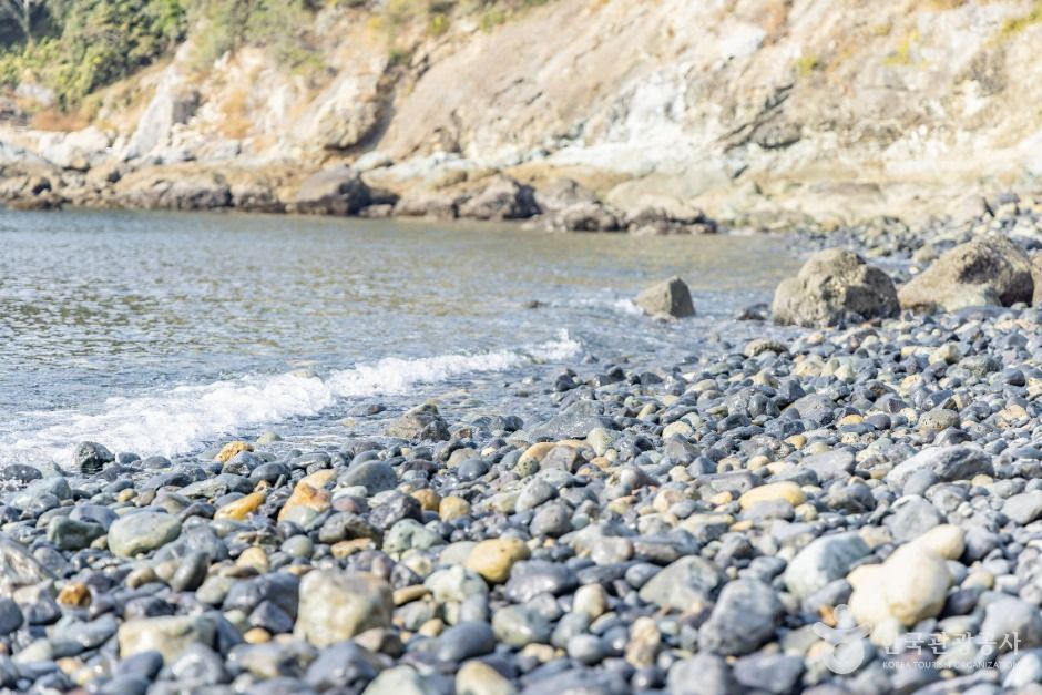 thumbnail-유동해수욕장-1