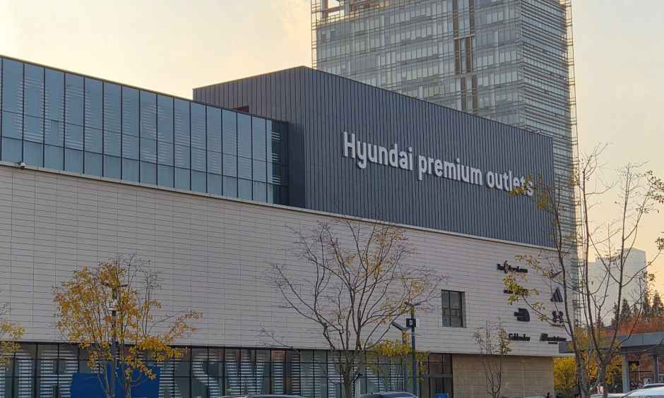 thumbnail-현대프리미엄아울렛 송도점-0