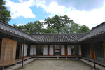 Yeoju Silleuksa Temple (신륵사 (여주))