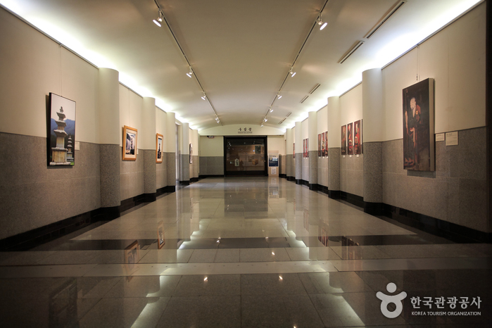 Jinju National Museum (국립진주박물관)