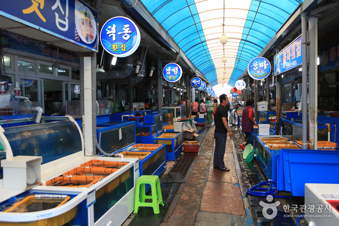 Рыбный рынок Масан (마산어시장)