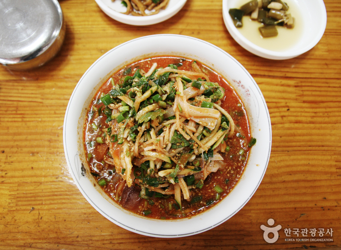 쫀득한 맛이 일품인 한치물회