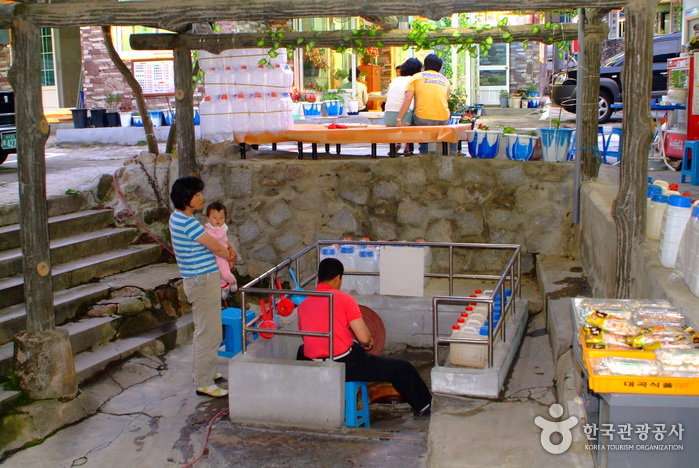 Dalgi Yaksutang (Mineral Spring) (달기약수탕)