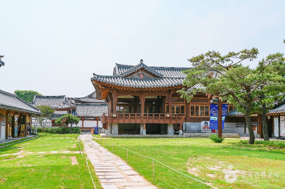 수원전통문화관
