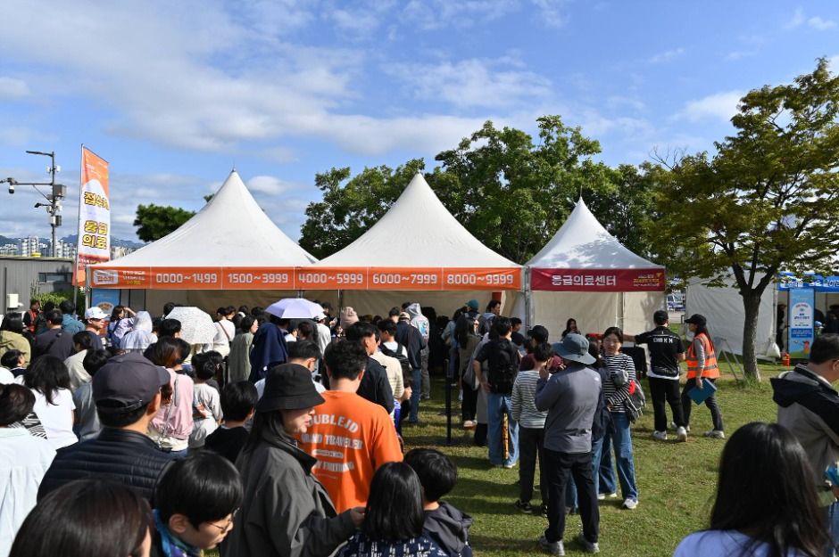 한강 종이비행기 축제