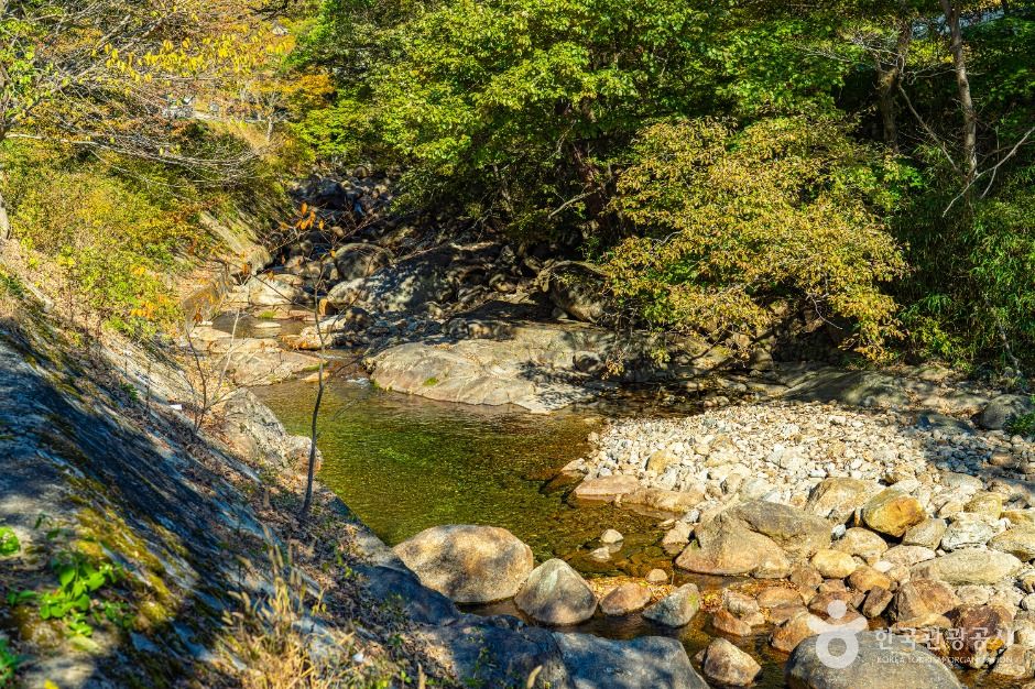 화엄사계곡