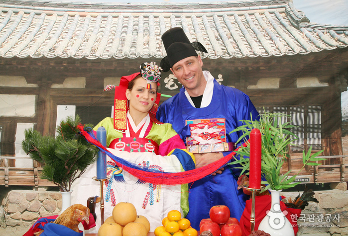 Andong Maskdance Festival (안동국제탈춤페스티벌)