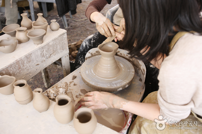 Mungyeong Traditional Chasabal Festival (문경 전통찻사발축제)