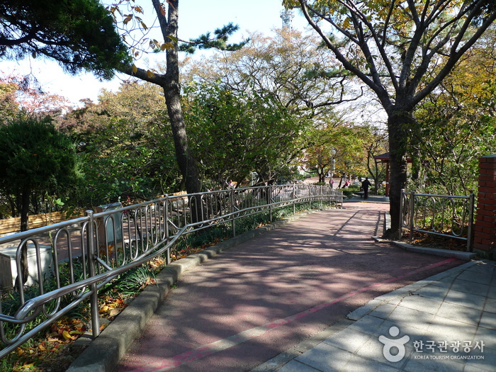 自由公园(仁川)자유공원(인천)