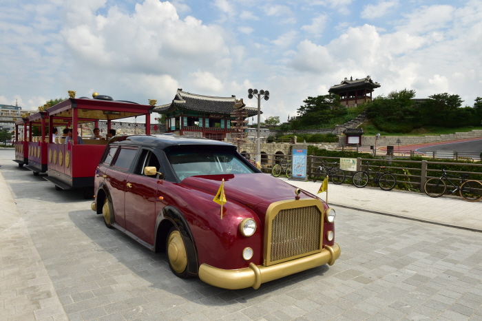 Hwaseong Fortress Tourist Trolley (화성어차)