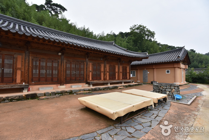 Yeonpung Gotaek (the Old House of Munchung) [Korea Quality] / 연풍고택/문충고가 [한국관광 품질인증]