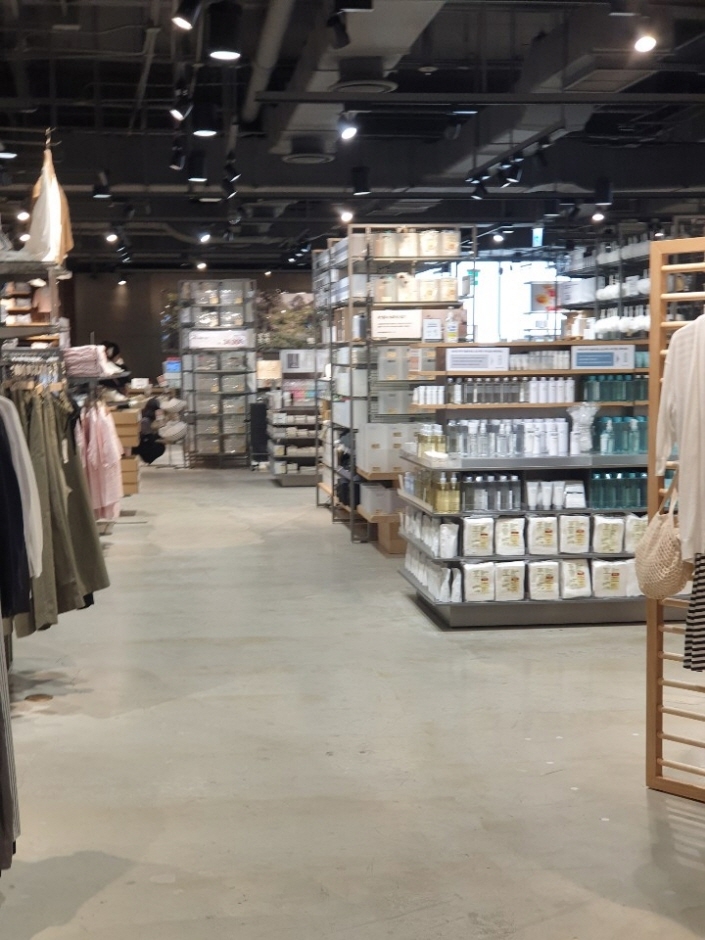 Muji - AK & Hongdae Branch [Tax Refund Shop] (MUJI AK&홍대)