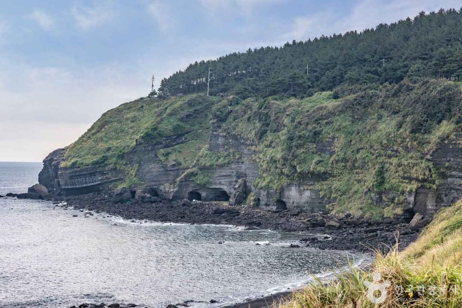 송악산 진지동굴