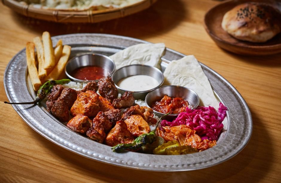 Kervan Turkish Restaurant Famille Station (케르반 파미에스테이션)