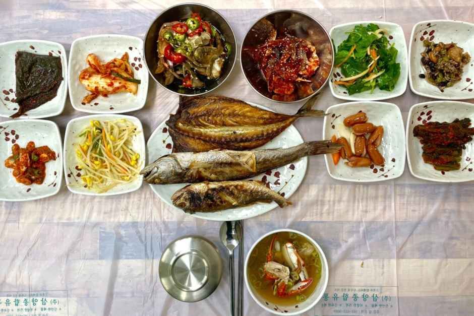 thumbnail-돌산백반-4