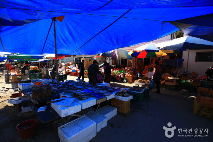 Mercado Banditbul de Muju (무주반딧불시장(무주반딧불장터) (1, 6일))
