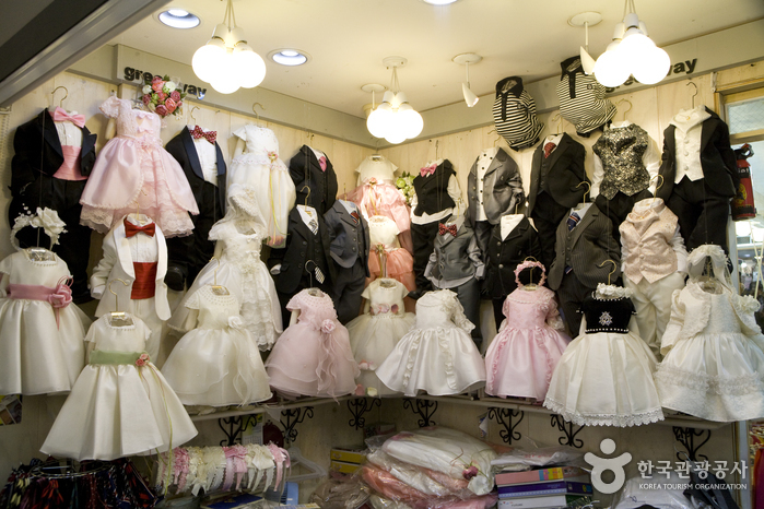 Burdeng Children's Clothing Shopping Center (부르뎅 아동복)