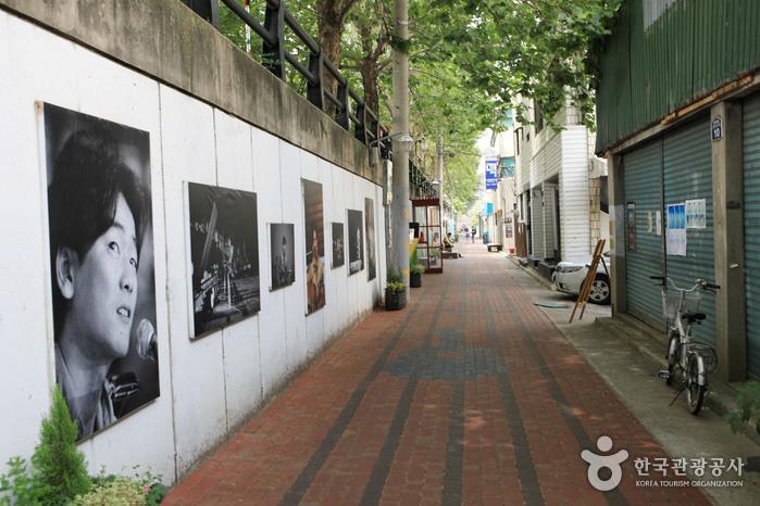 Rue Kim Gwang-seok (김광석 길)