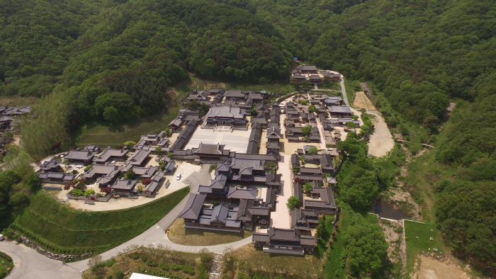 大长今影视城（原龙仁MBC电视剧基地）<br /> (용인 대장금 파크(구, 용인 MBC 드라미아))