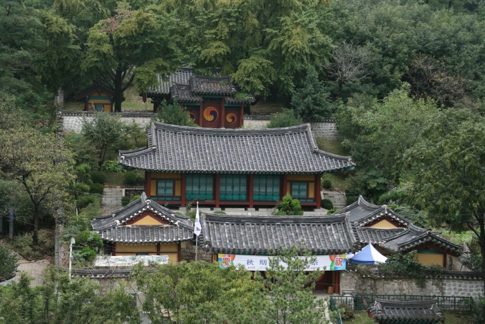 Yangcheon Hyanggyo (양천향교)