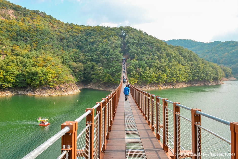 Jecheon Oksunbong Suspension Bridge 제천 옥순봉 출렁다리 VISITKOREA