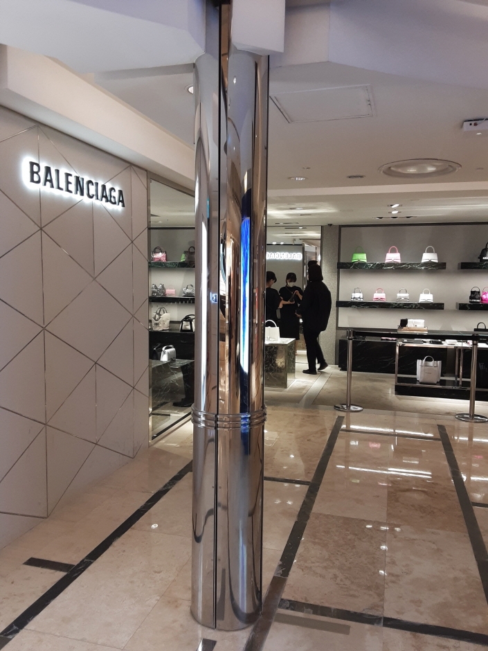 Balenciaga - Lotte Main Branch [Tax Refund Shop] (발렌시아가 롯데 본점)