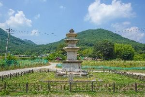 산청_산청 단속사지 동 삼층석탑 (4)