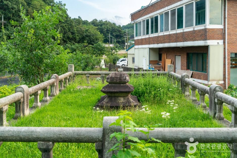 thumbnail-원주 부흥사지 석탑재-1