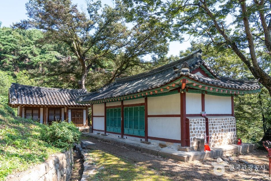 thumbnail-진위향교-3