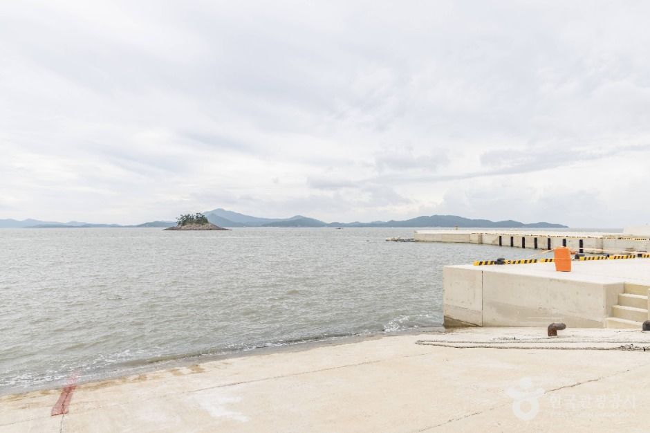 증도 왕바위여객선터미널