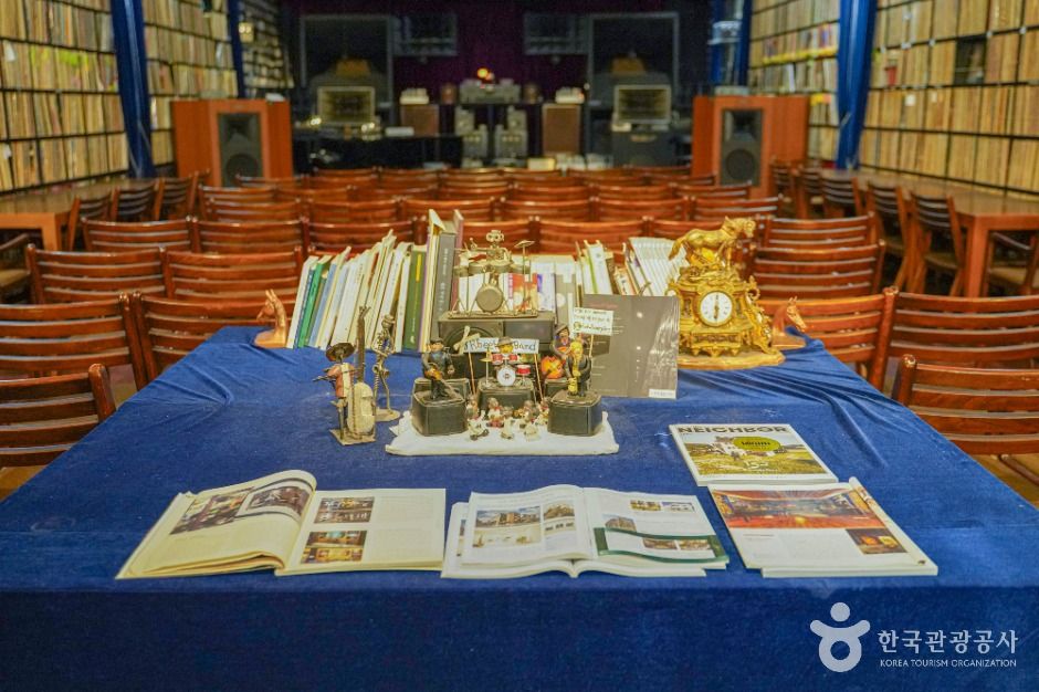 리홀뮤직갤러리