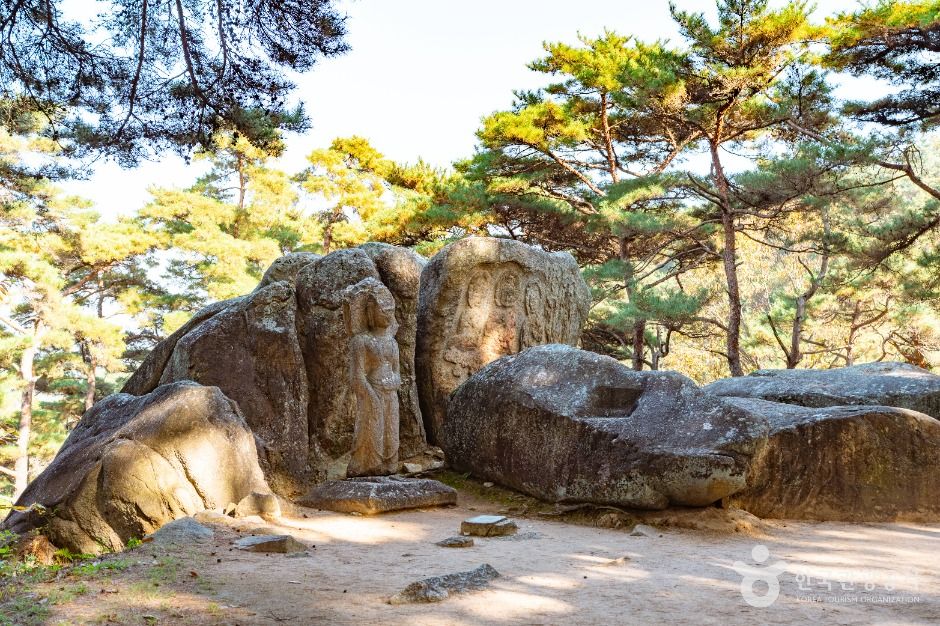 경주 남산 탑곡 마애불상군